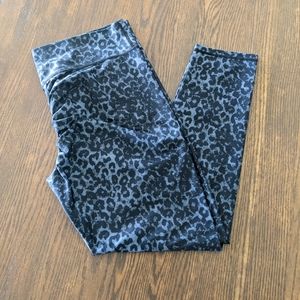 Zyia Silver Leopard Brilliant Scrunchy What Hi-Rise 7/8 Leggings - Size 16/18